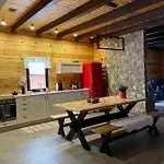 тіні предків Chalet *