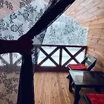 тіні предків Chalet *