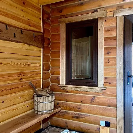 тіні предків בקתה