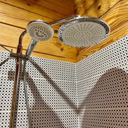 בקתה тіні предків *